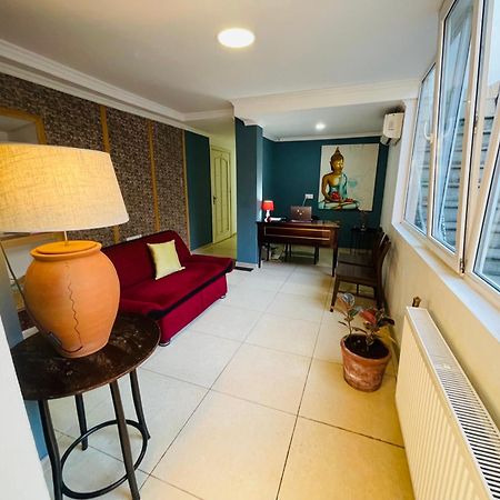 Hotel Klarastan Bon Voyage 第比利斯 外观 照片