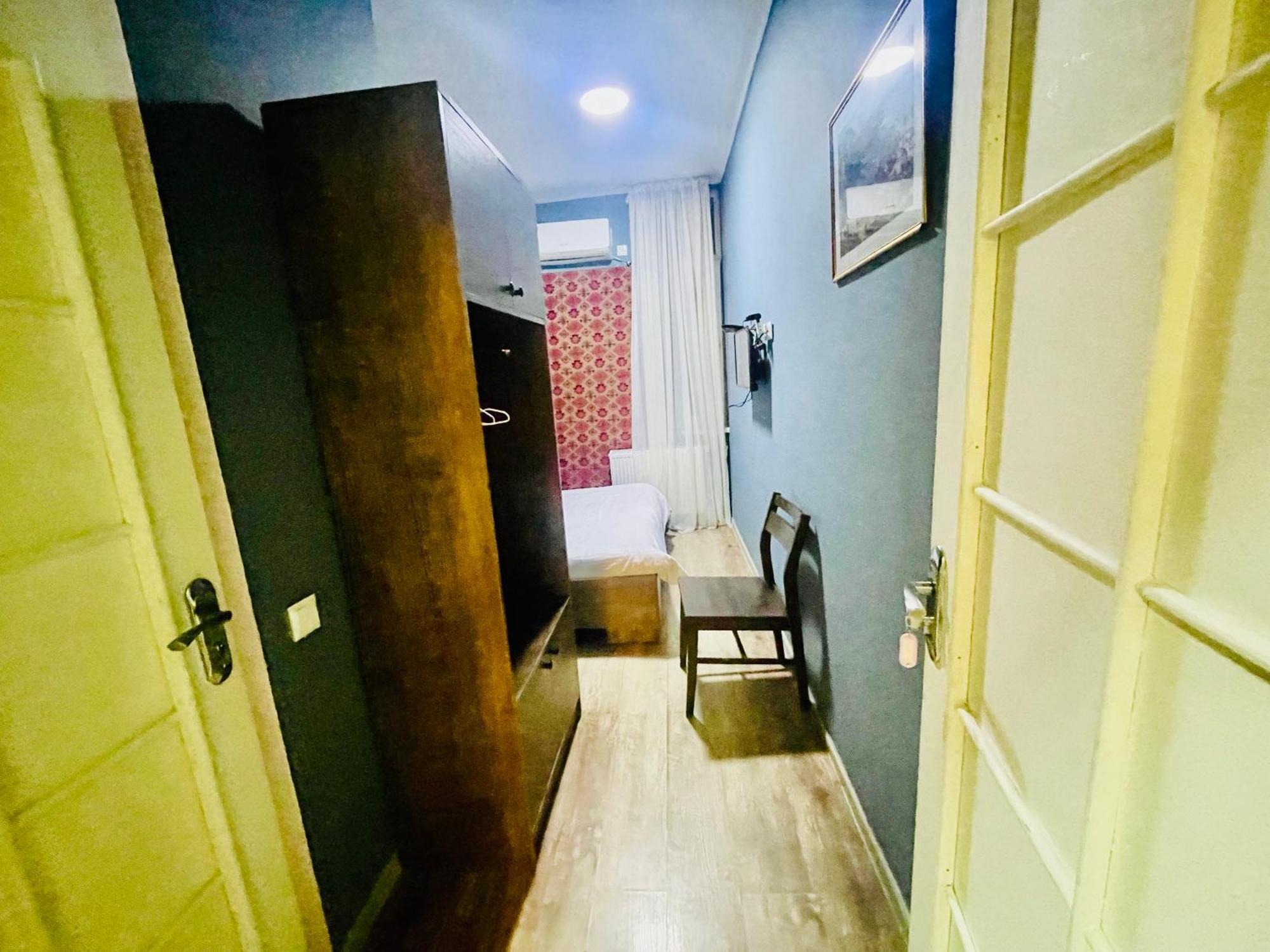 Hotel Klarastan Bon Voyage 第比利斯 外观 照片