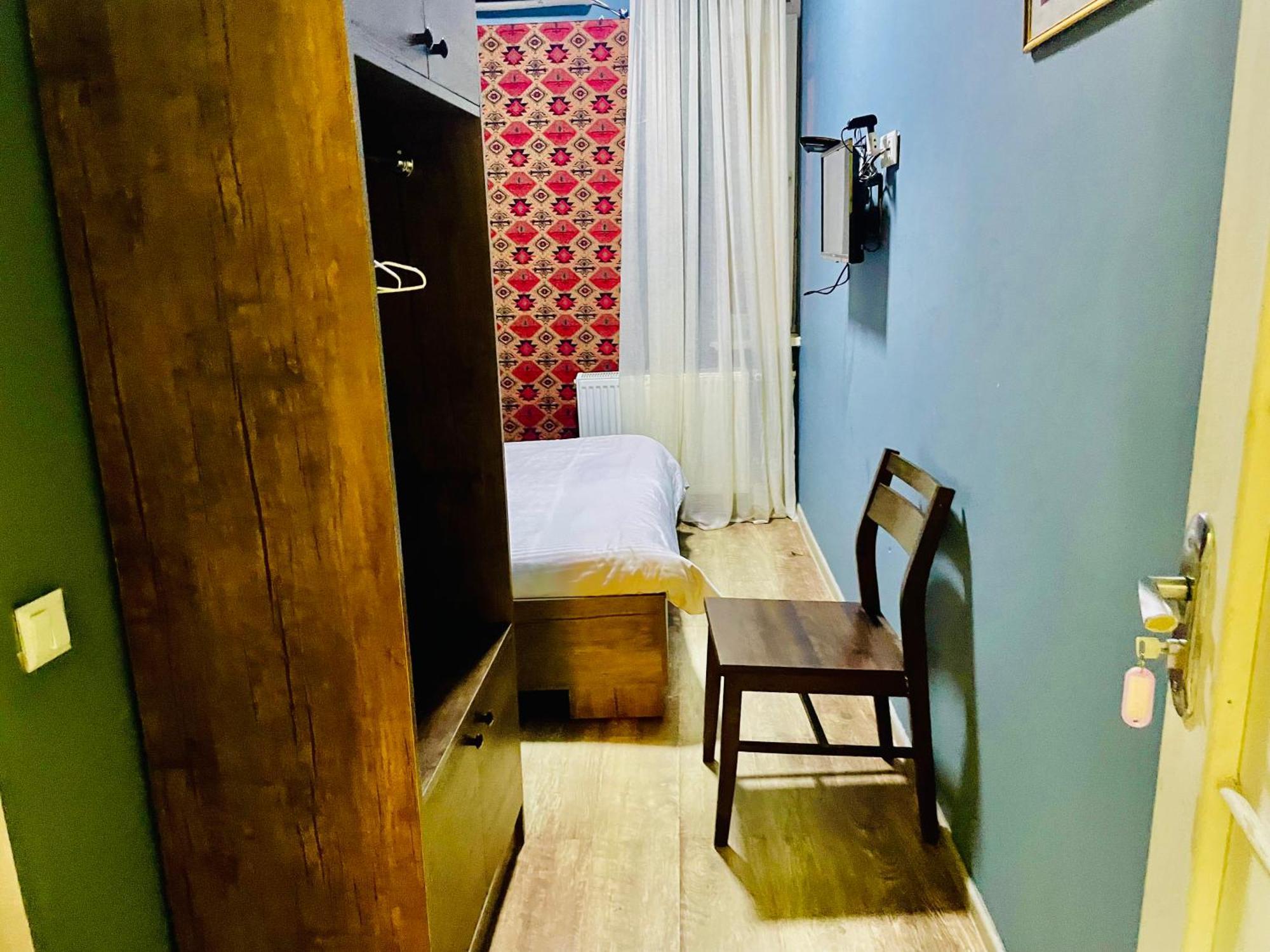 Hotel Klarastan Bon Voyage 第比利斯 外观 照片