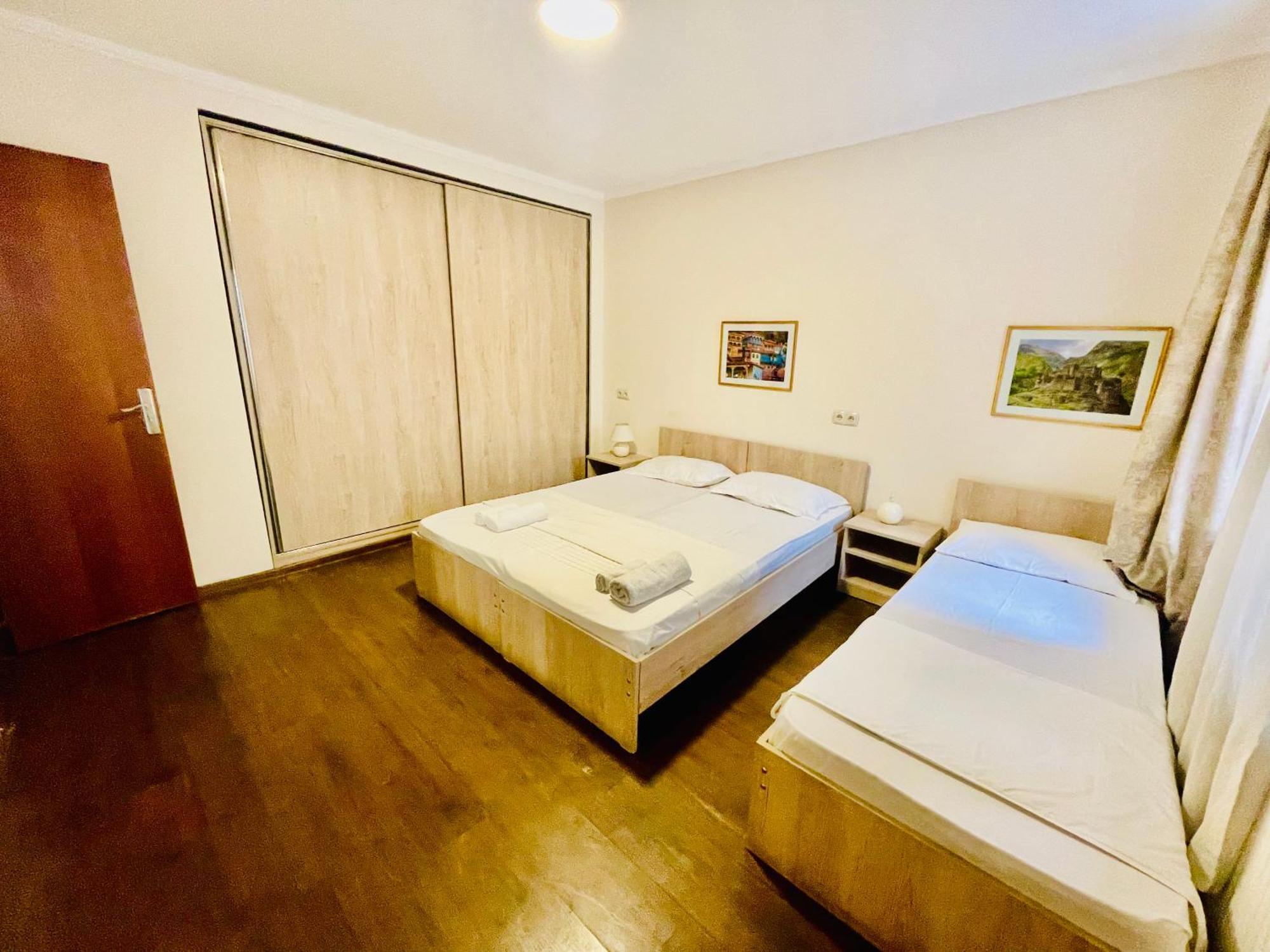 Hotel Klarastan Bon Voyage 第比利斯 外观 照片