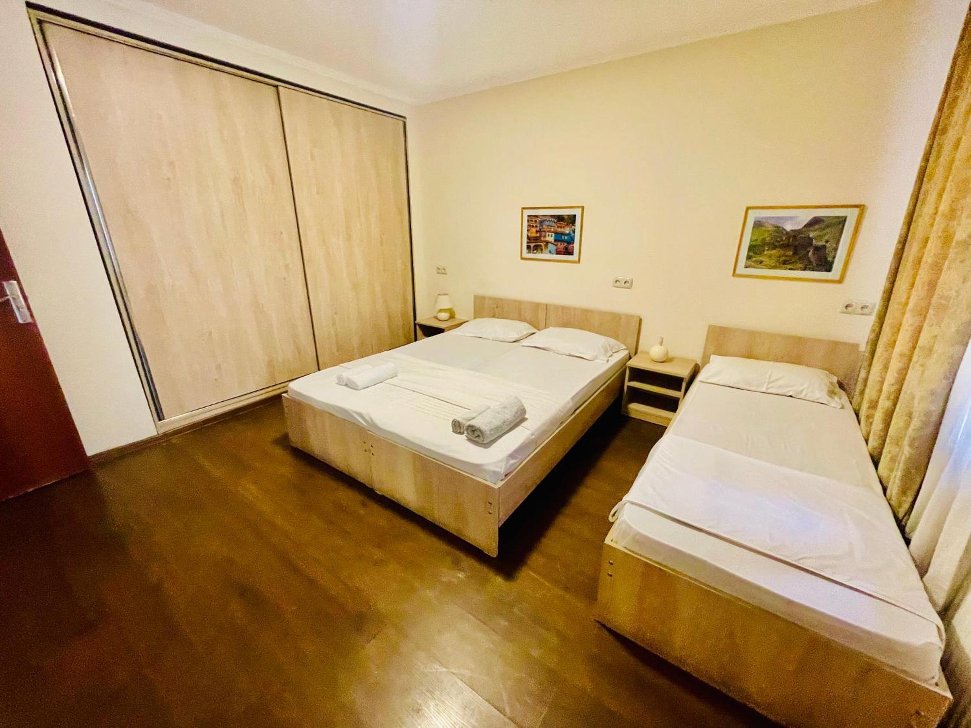 Hotel Klarastan Bon Voyage 第比利斯 外观 照片
