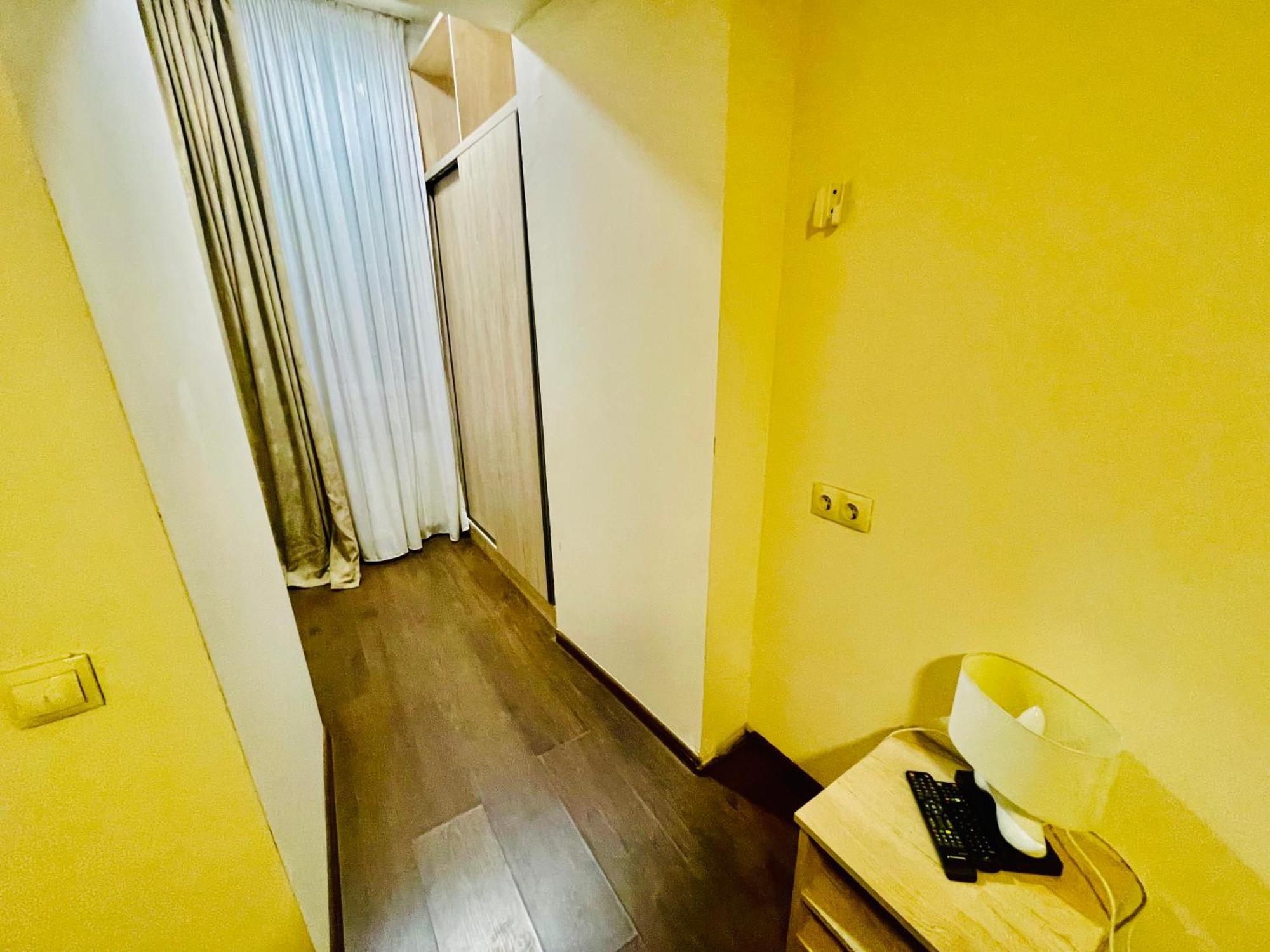 Hotel Klarastan Bon Voyage 第比利斯 外观 照片