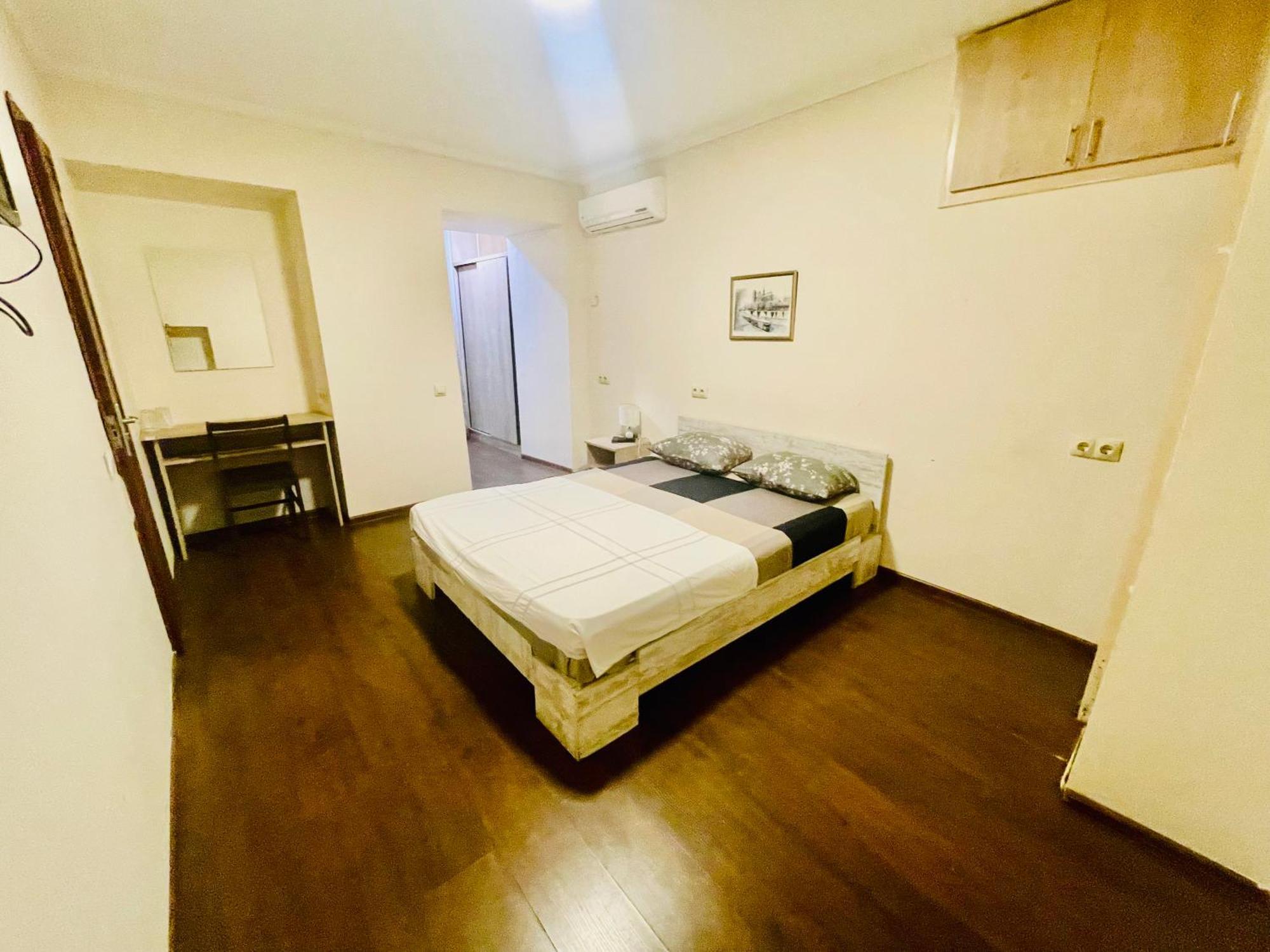 Hotel Klarastan Bon Voyage 第比利斯 外观 照片