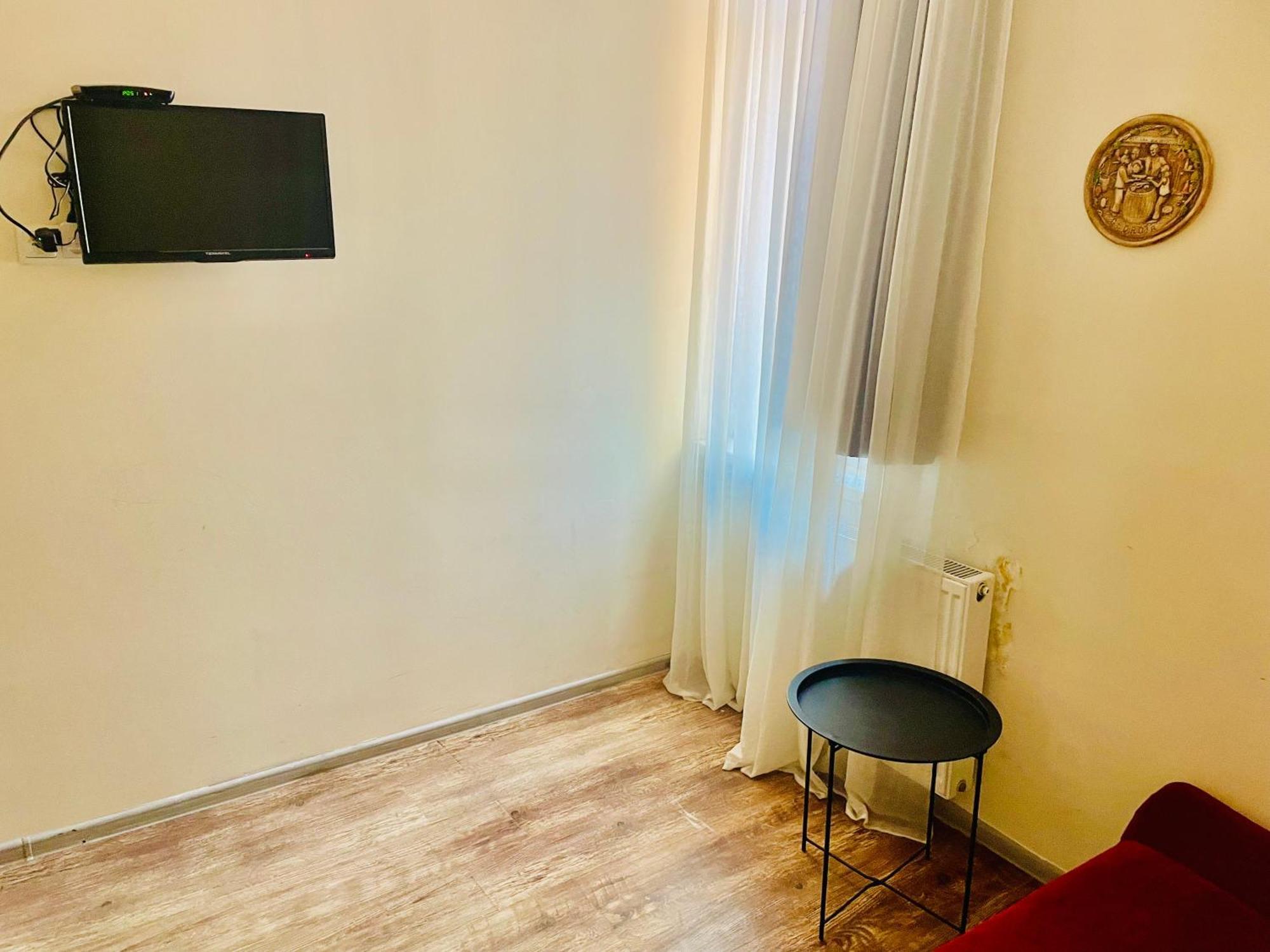 Hotel Klarastan Bon Voyage 第比利斯 外观 照片