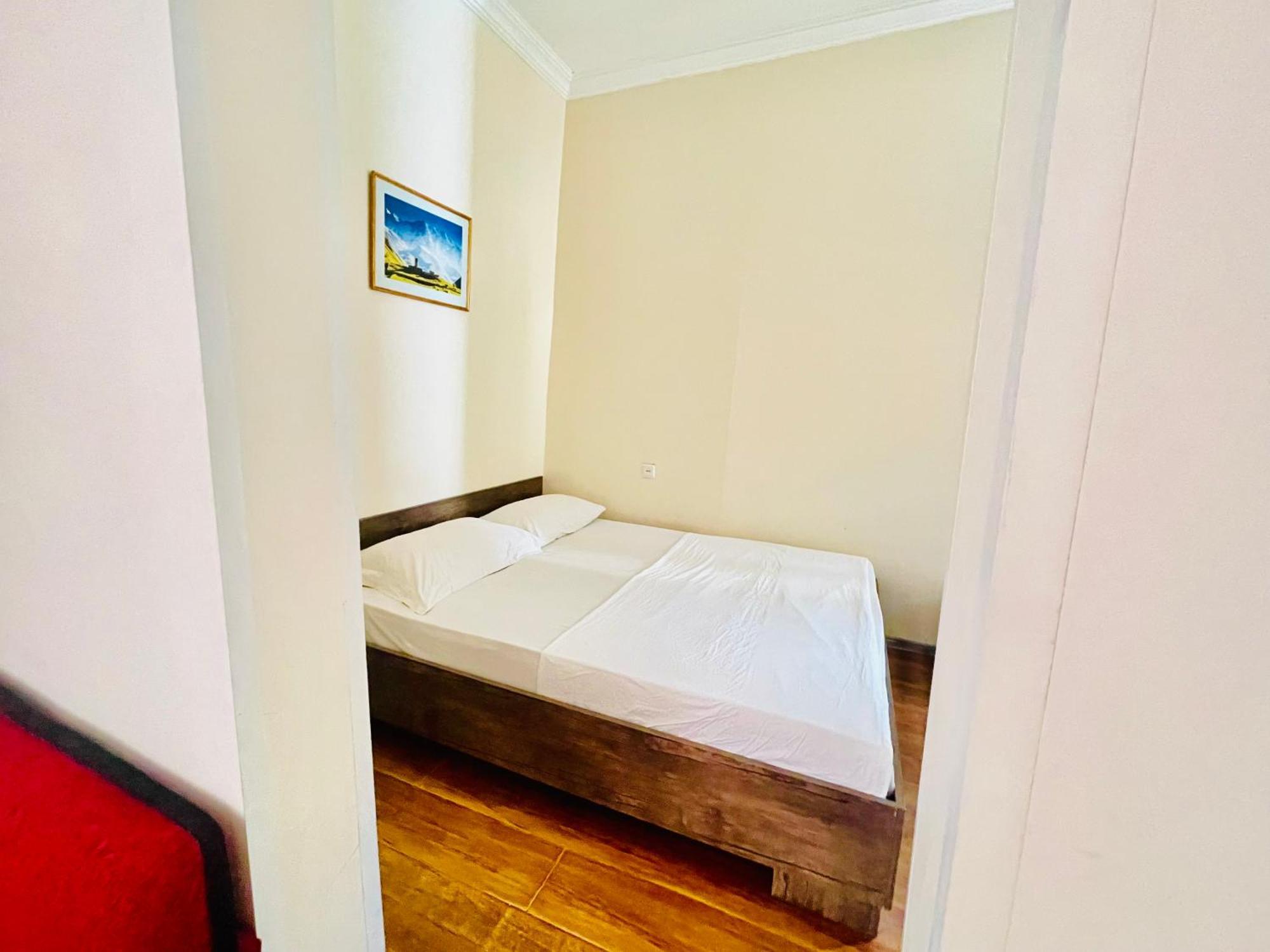 Hotel Klarastan Bon Voyage 第比利斯 外观 照片